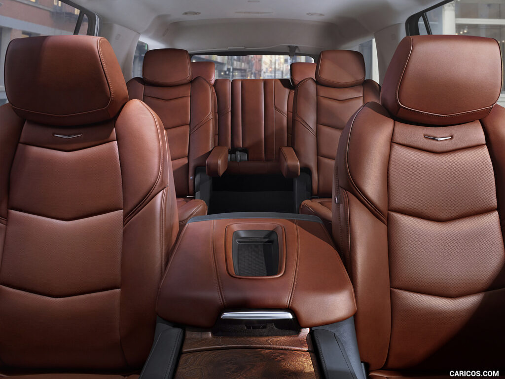 2017_cadillac_escalade_11_1600x1200.jpg